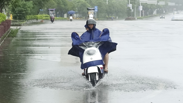 Πλημμύρισαν πόλεις στην Κίνα – Σφοδρές βροχοπτώσεις στα νοτιοδυτικά της χώρας